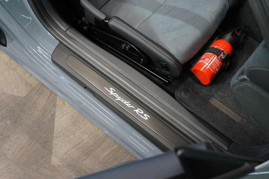 Porsche 718 Spyder RS Weissach