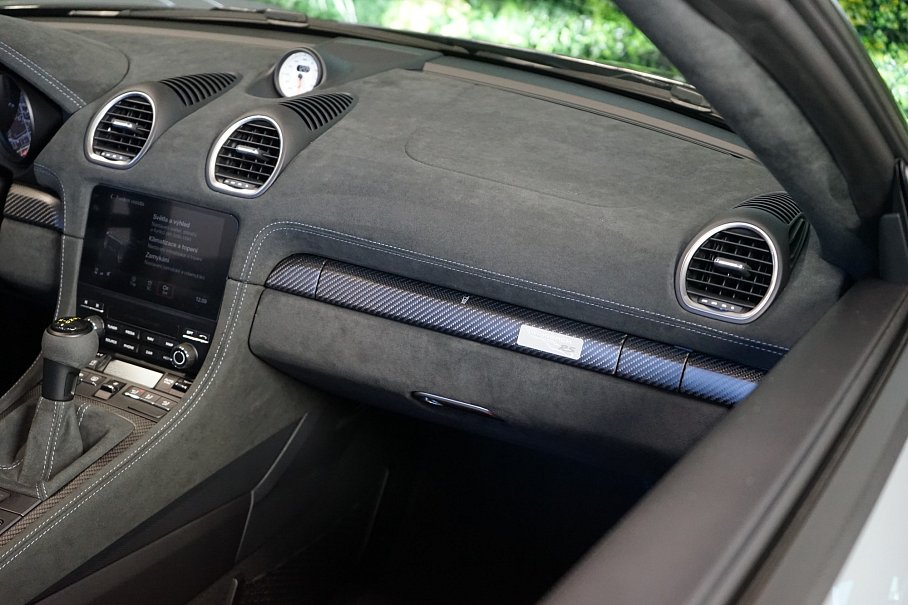 Porsche 718 Spyder RS Weissach