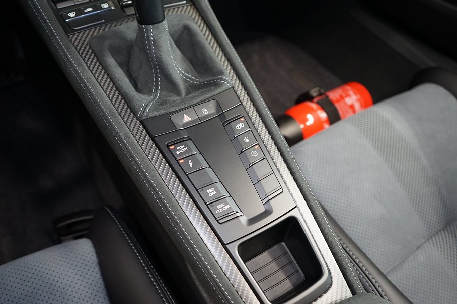 Porsche 718 Spyder RS Weissach