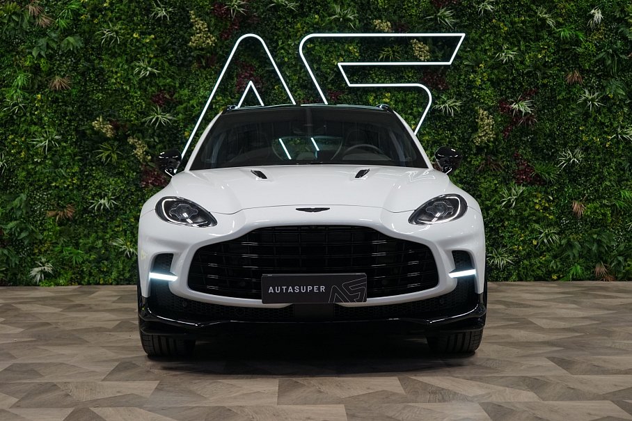 Aston Martin DBX 707