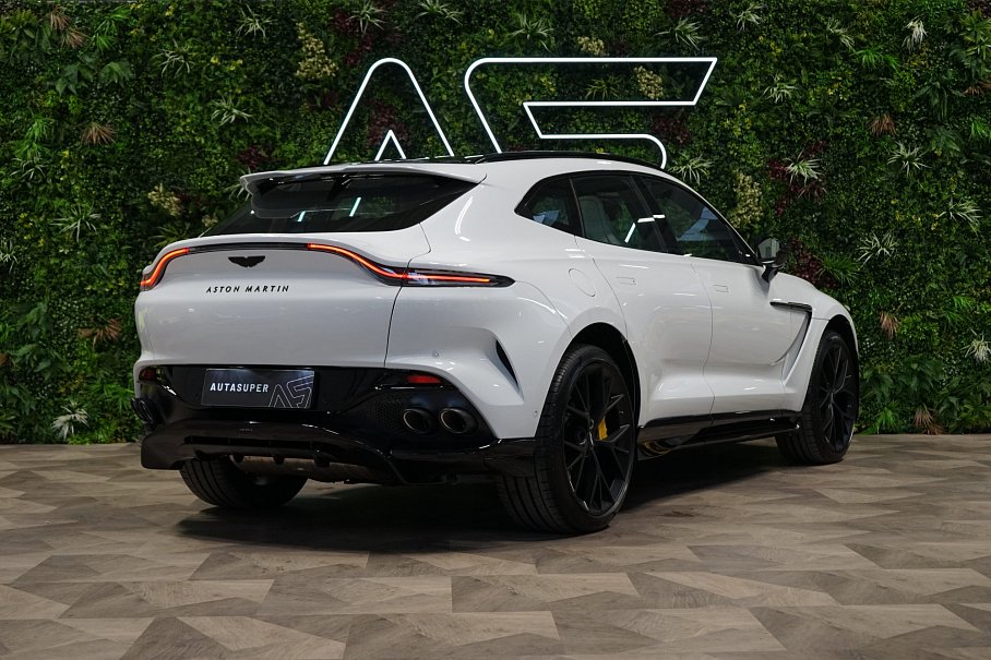 Aston Martin DBX 707