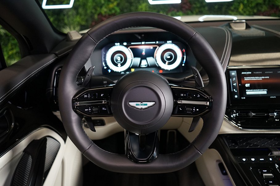 Aston Martin DBX 707
