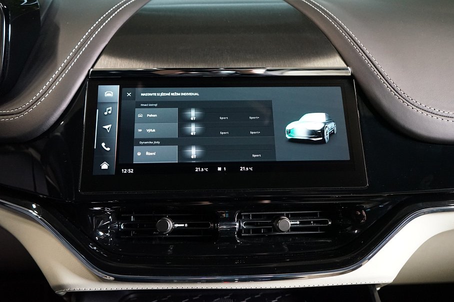 Aston Martin DBX 707