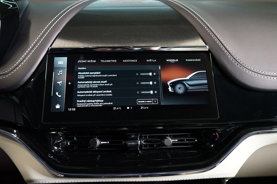 Aston Martin DBX 707