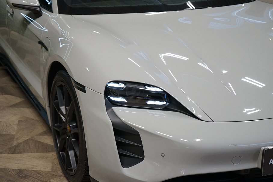 Porsche Taycan GTS Sport Turismo