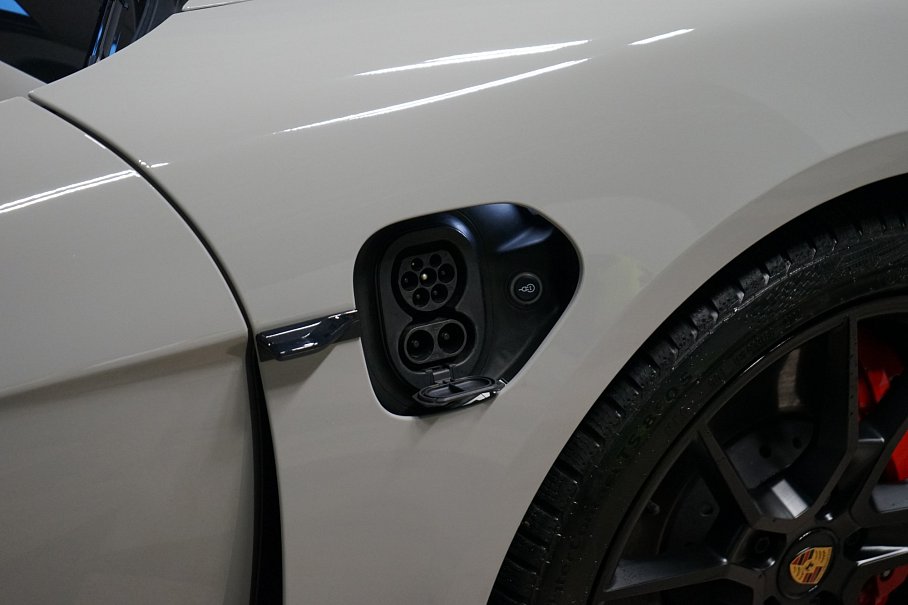 Porsche Taycan GTS Sport Turismo