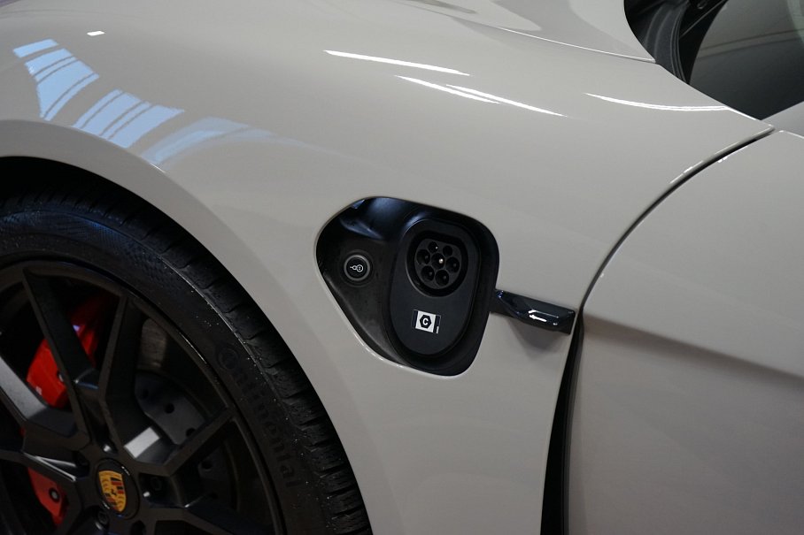 Porsche Taycan GTS Sport Turismo