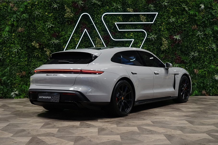 Porsche Taycan GTS Sport Turismo