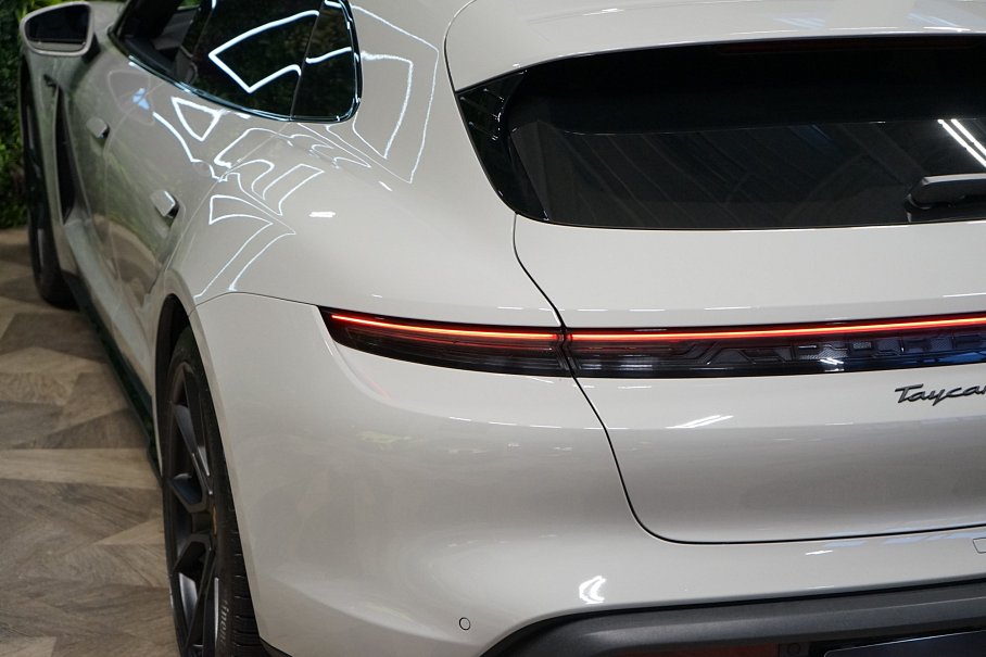 Porsche Taycan GTS Sport Turismo