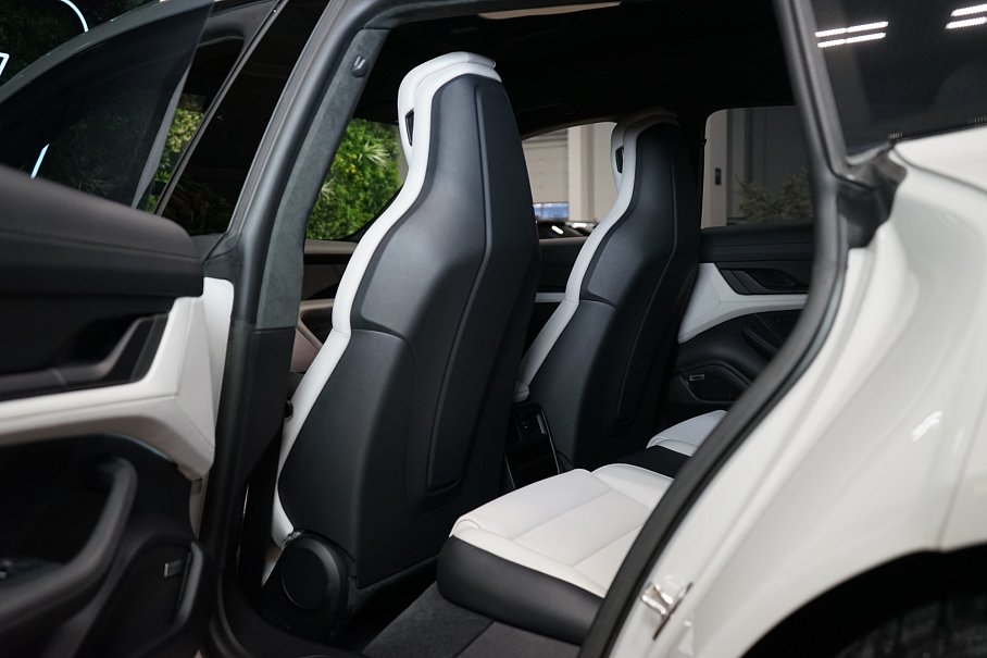 Porsche Taycan GTS Sport Turismo