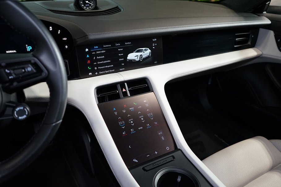 Porsche Taycan GTS Sport Turismo