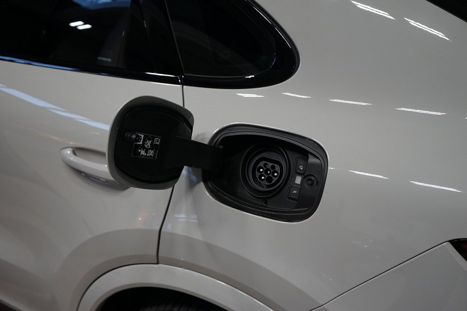 Porsche Cayenne Coupe E-Hybrid
