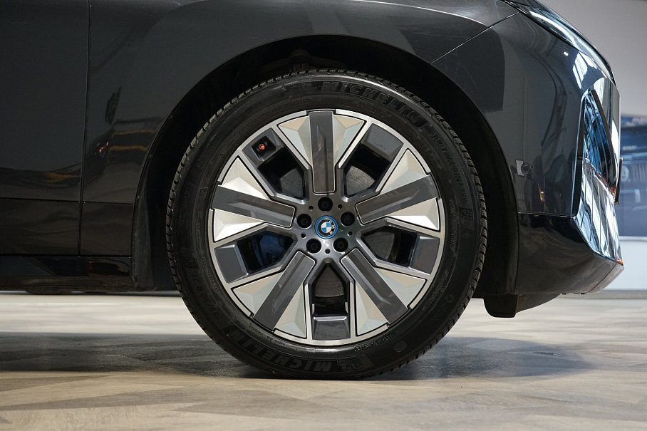 BMW IX xDrive 50