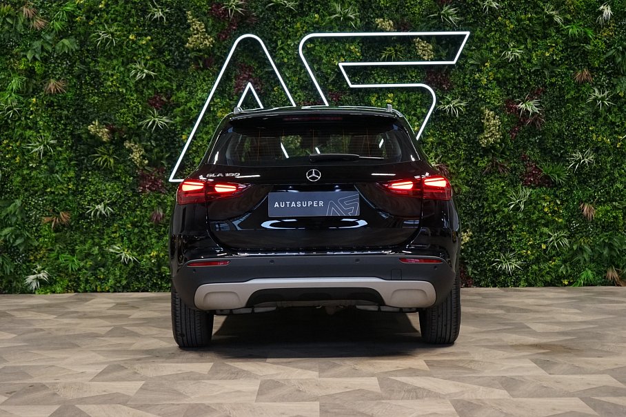 Mercedes-Benz GLA 180