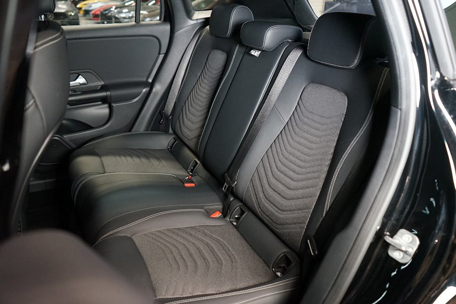 Mercedes-Benz GLA 180