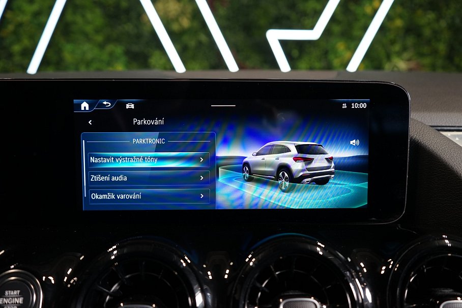 Mercedes-Benz GLA 180