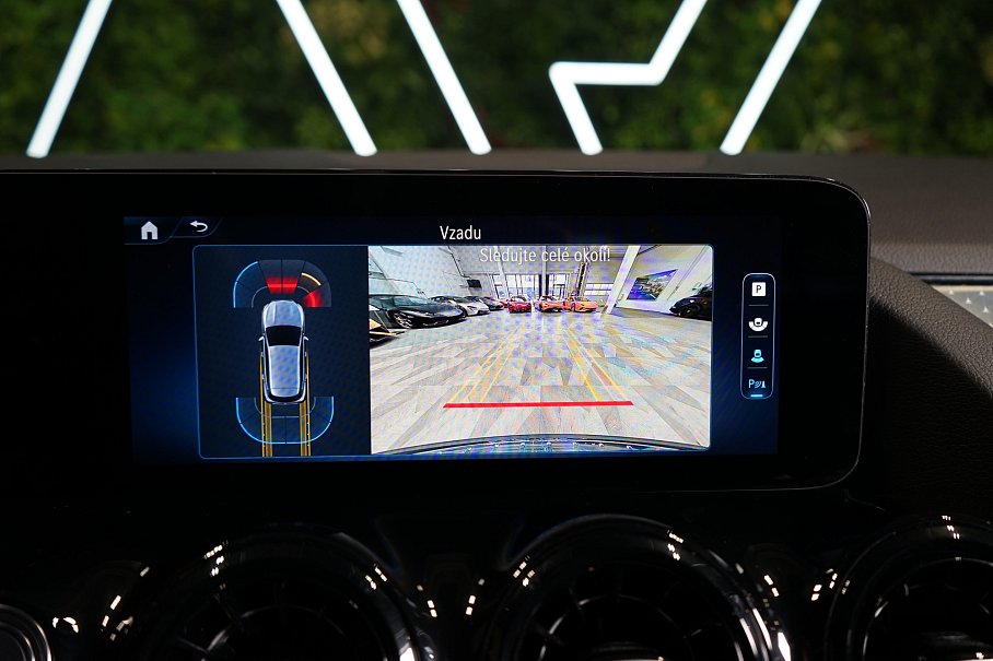 Mercedes-Benz GLA 180