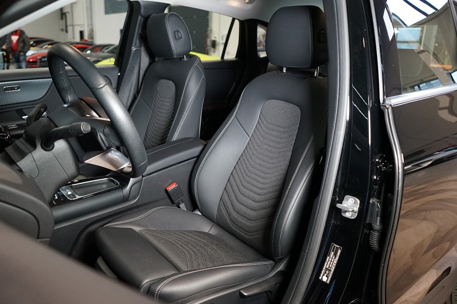 Mercedes-Benz GLA 200d