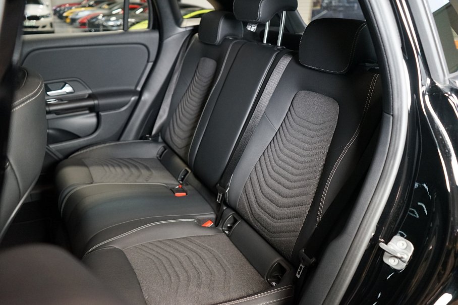 Mercedes-Benz GLA 200d