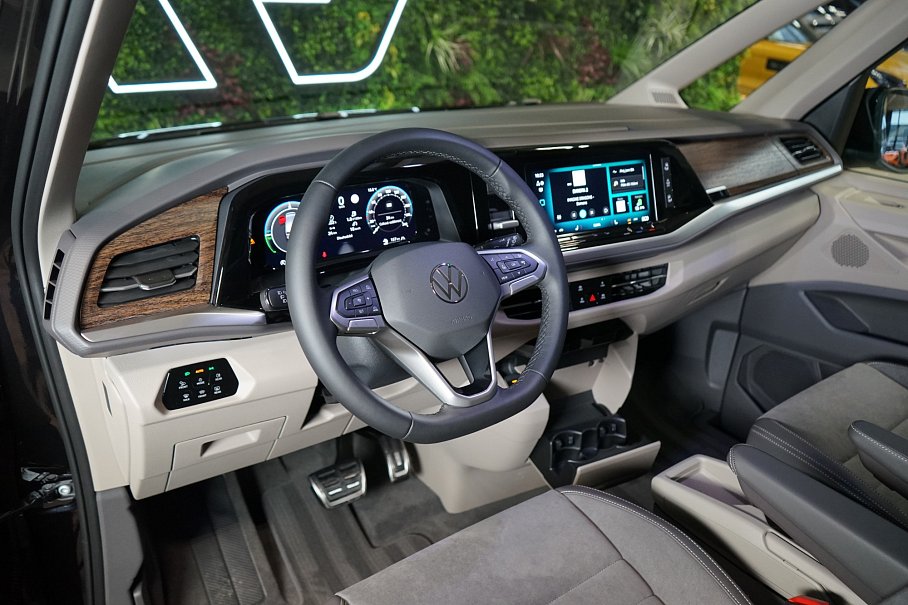 Volkswagen Multivan 1.5 TSI PHEV 4MOTION