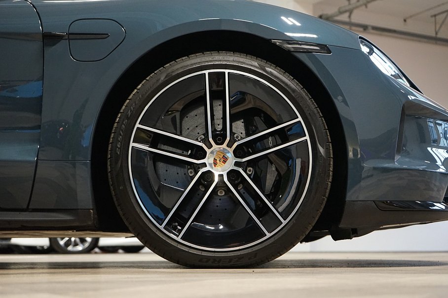 Porsche Taycan GTS Sport Turismo