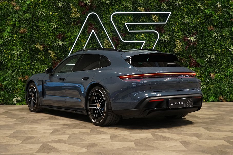 Porsche Taycan GTS Sport Turismo