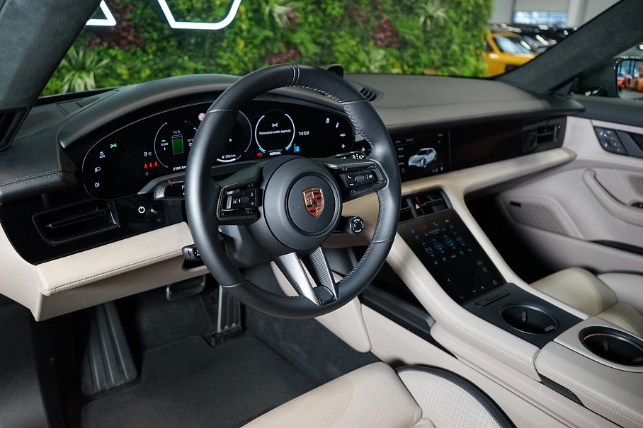 Porsche Taycan GTS Sport Turismo