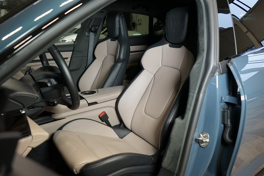 Porsche Taycan GTS Sport Turismo