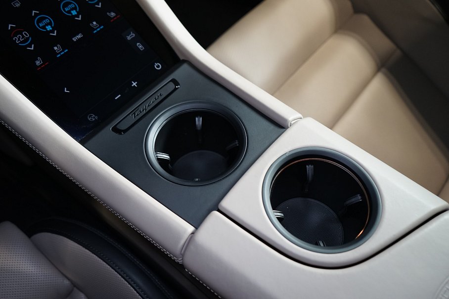 Porsche Taycan GTS Sport Turismo