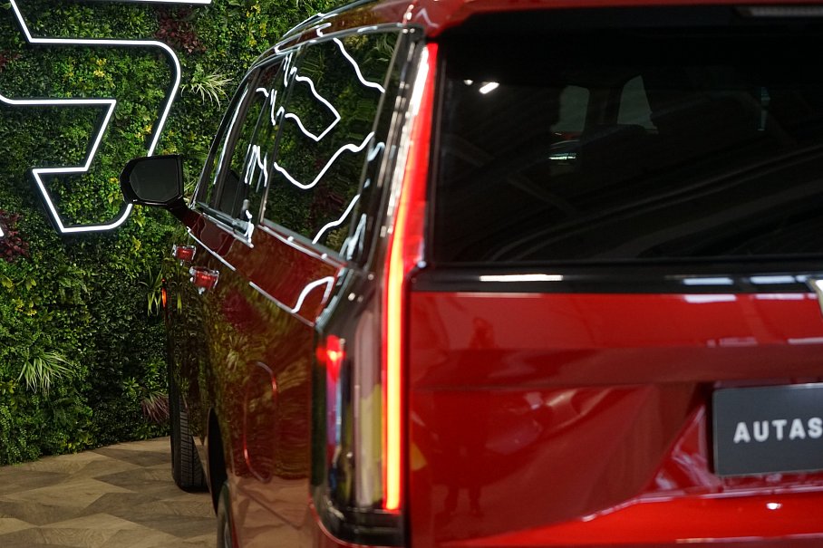 Cadillac Escalade ESV Sport Platinum