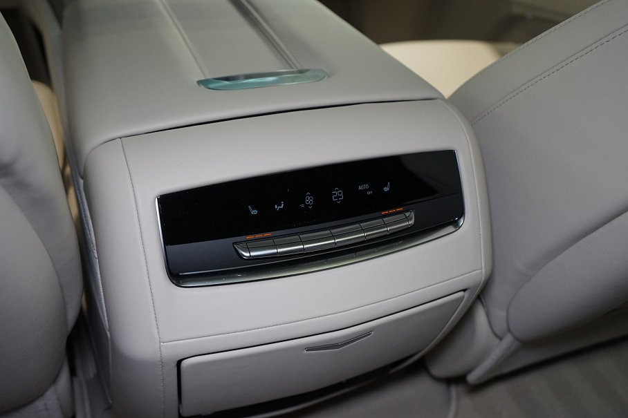 Cadillac Escalade ESV Sport Platinum