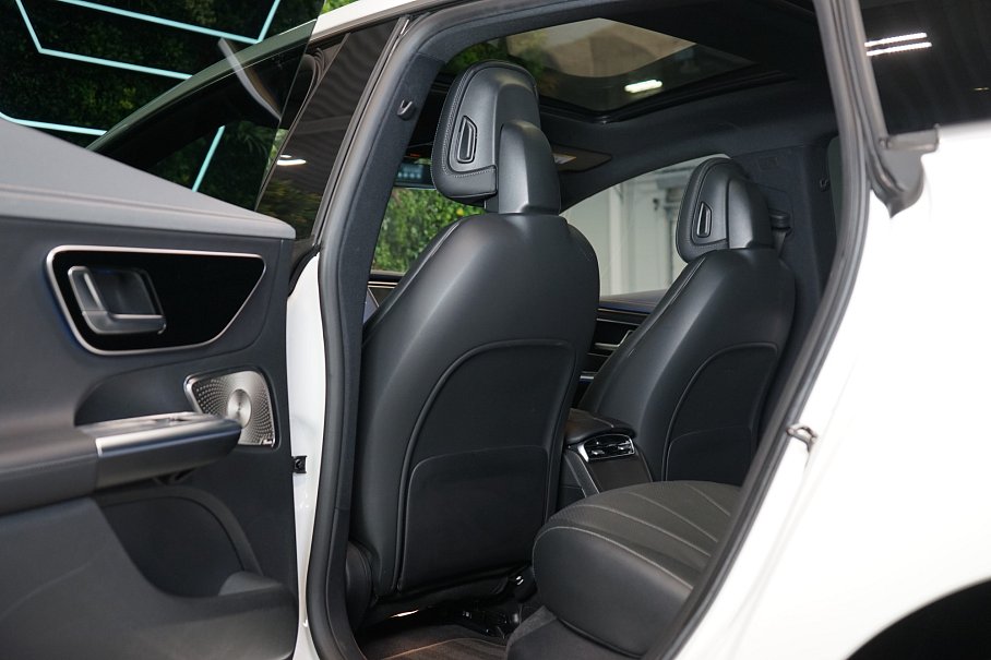 Mercedes-Benz EQE 350