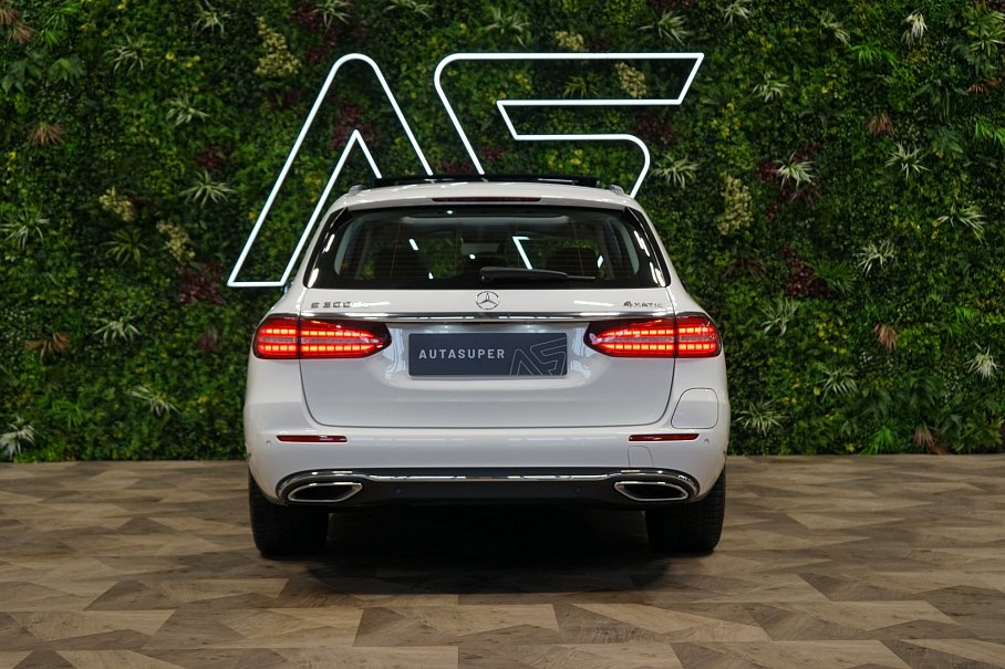 Mercedes-Benz Třída E 300 de 4Matic