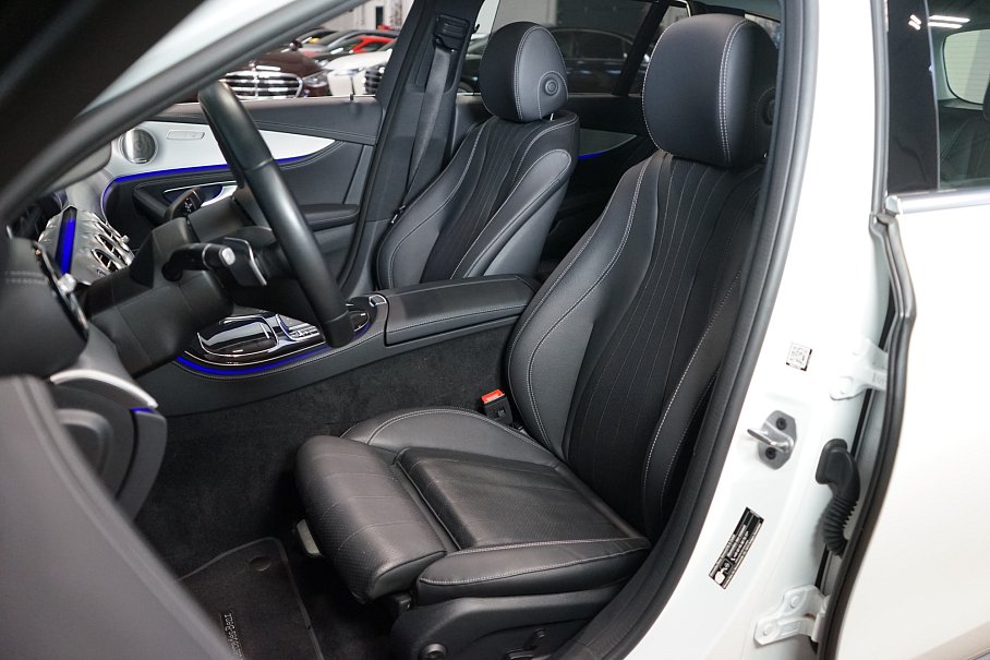 Mercedes-Benz Třída E 300 de 4Matic