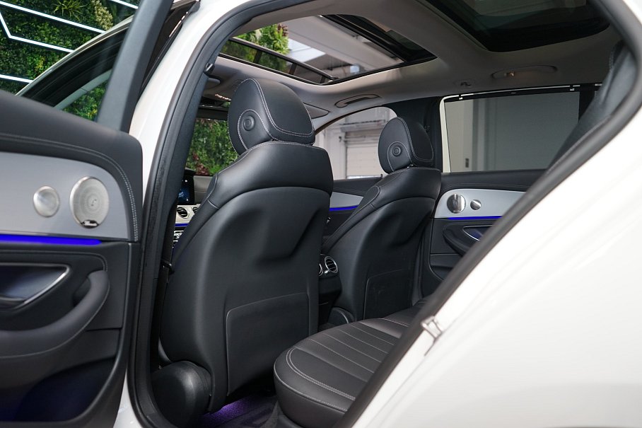 Mercedes-Benz Třída E 300 de 4Matic