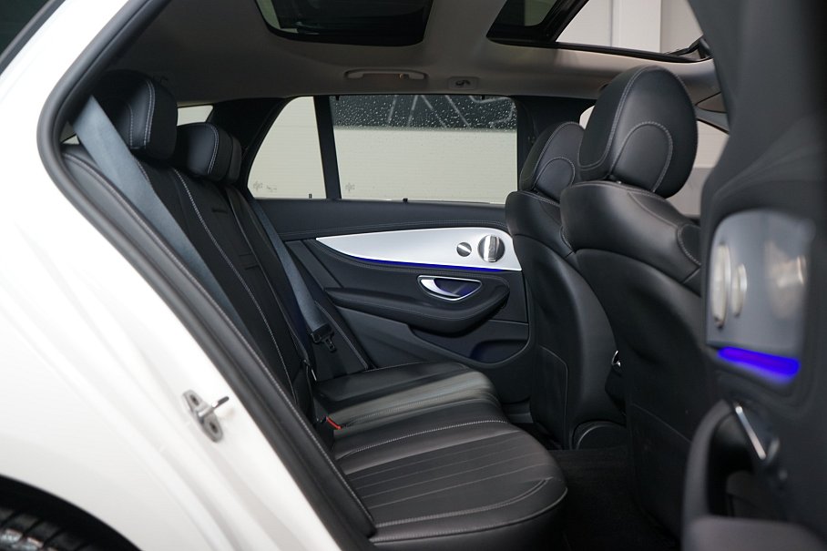 Mercedes-Benz Třída E 300 de 4Matic