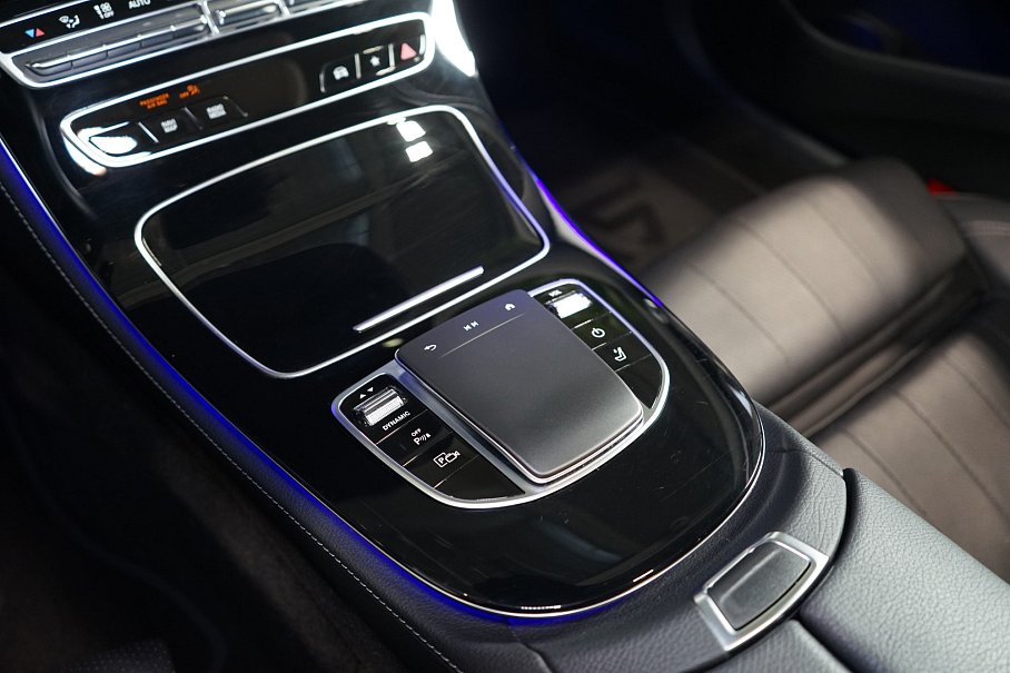 Mercedes-Benz Třída E 300 de 4Matic