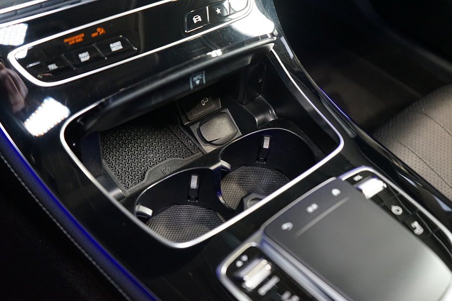 Mercedes-Benz Třída E 300 de 4Matic