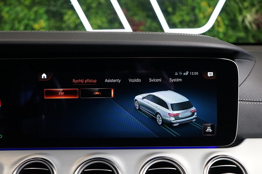 Mercedes-Benz Třída E 300 de 4Matic