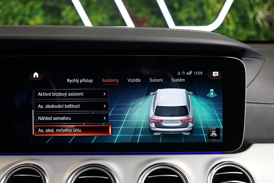 Mercedes-Benz Třída E 300 de 4Matic