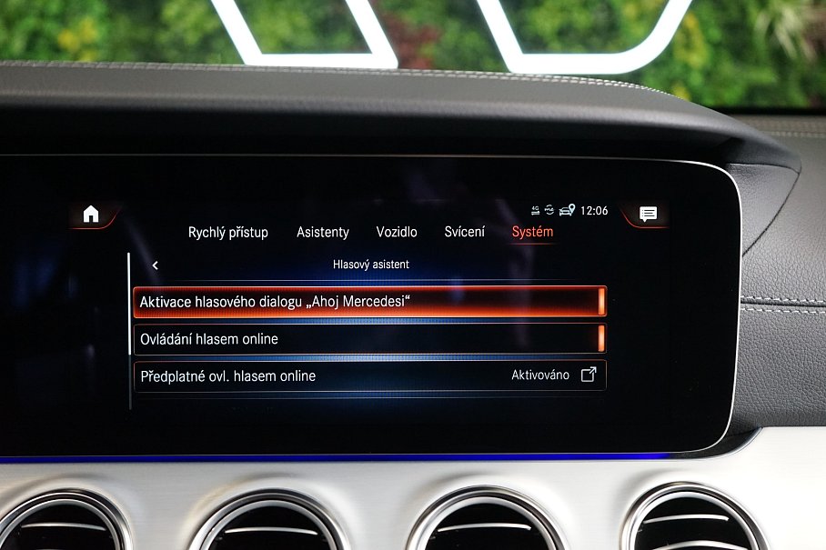 Mercedes-Benz Třída E 300 de 4Matic