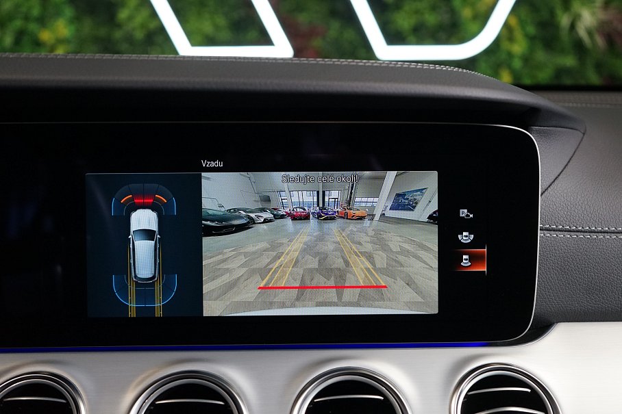 Mercedes-Benz Třída E 300 de 4Matic