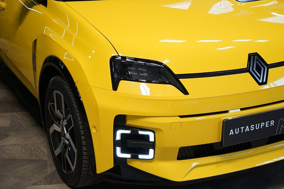 Renault R5 E-TECH iconic cinq comfort range