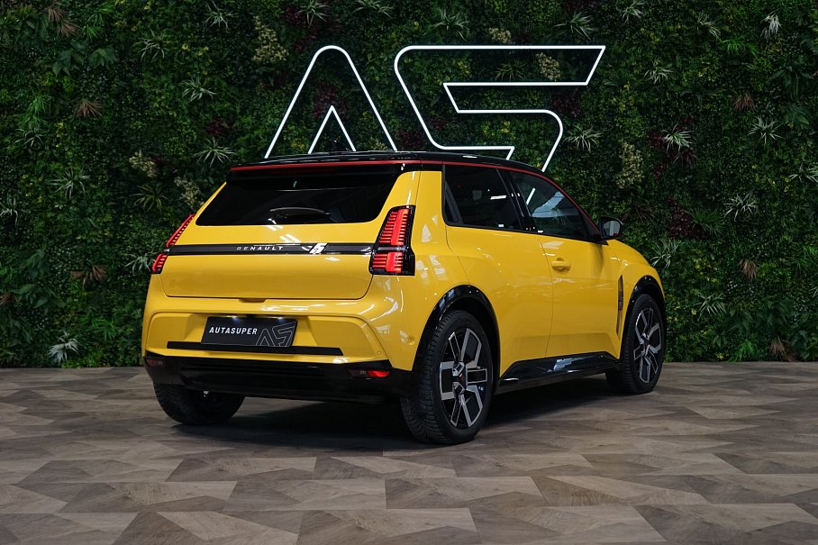 Renault R5 E-TECH iconic cinq comfort range