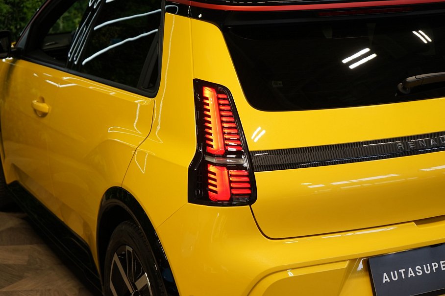 Renault R5 E-TECH iconic cinq comfort range