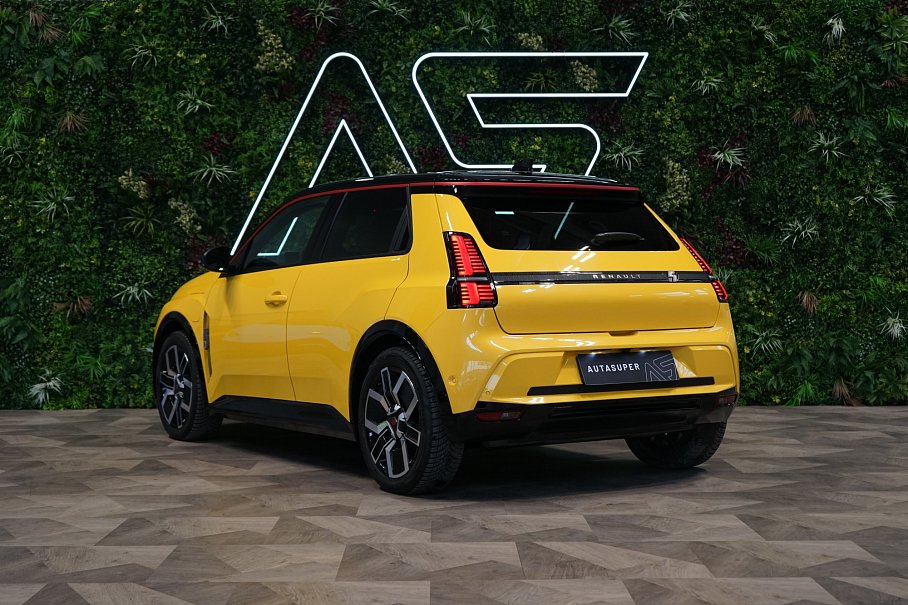 Renault R5 E-TECH iconic cinq comfort range