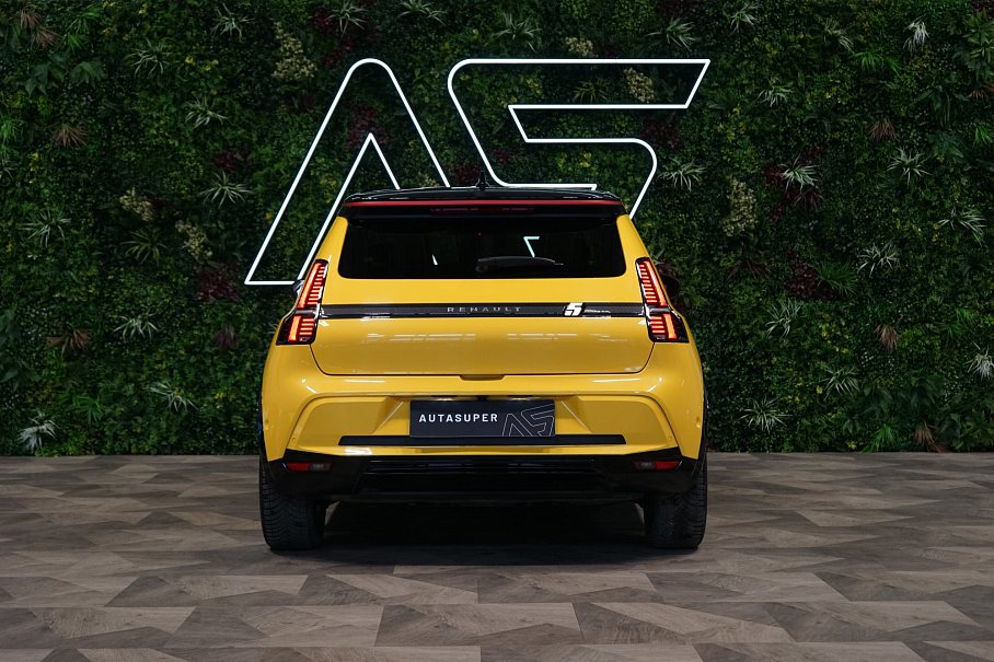 Renault R5 E-TECH iconic cinq comfort range