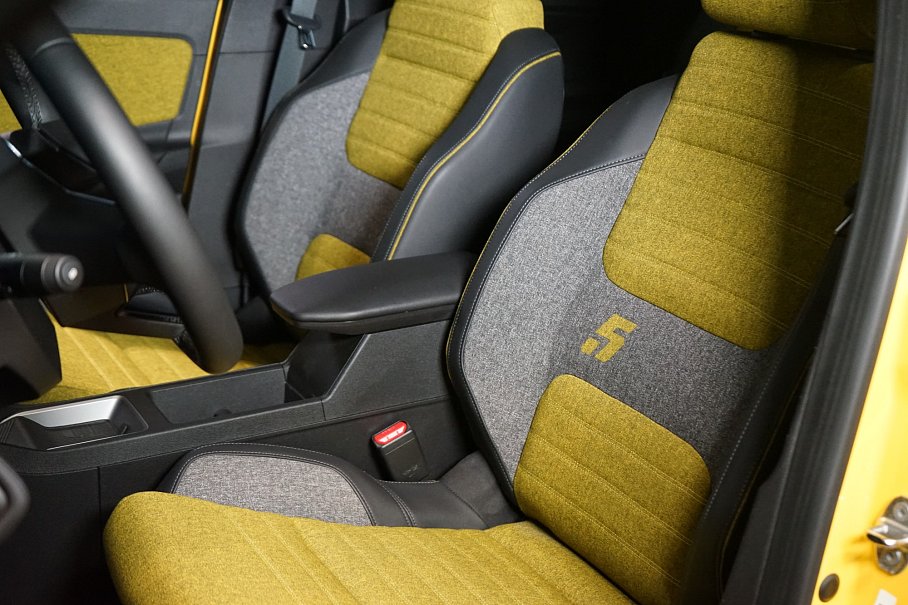 Renault R5 E-TECH iconic cinq comfort range