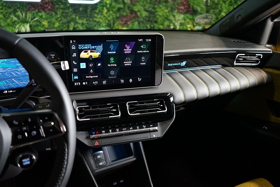 Renault R5 E-TECH iconic cinq comfort range