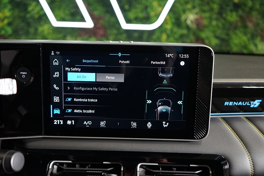 Renault R5 E-TECH iconic cinq comfort range